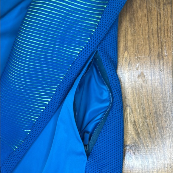 Nike Women’s Sportswear Dynamic Reveal Jacket - Picture 3 of 13